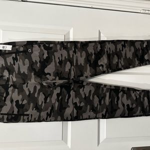 NWT GapFit Kids Fit Tech Joggers in Black Camo.  Sz XXL (14-16) Husky